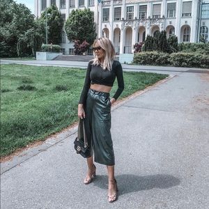 𝗡𝗪𝗧 𝗭𝗮𝗿𝗮 • Knotted Hem T-shirt